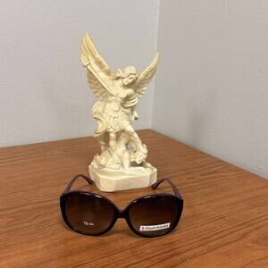 Elizabeth Arden Women's Purple Oval Butterfly Sunglasses 100% UV Protection